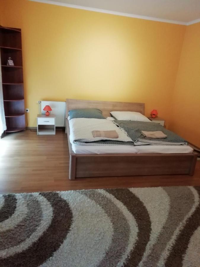 Rokus Apartman Szeged Exterior foto