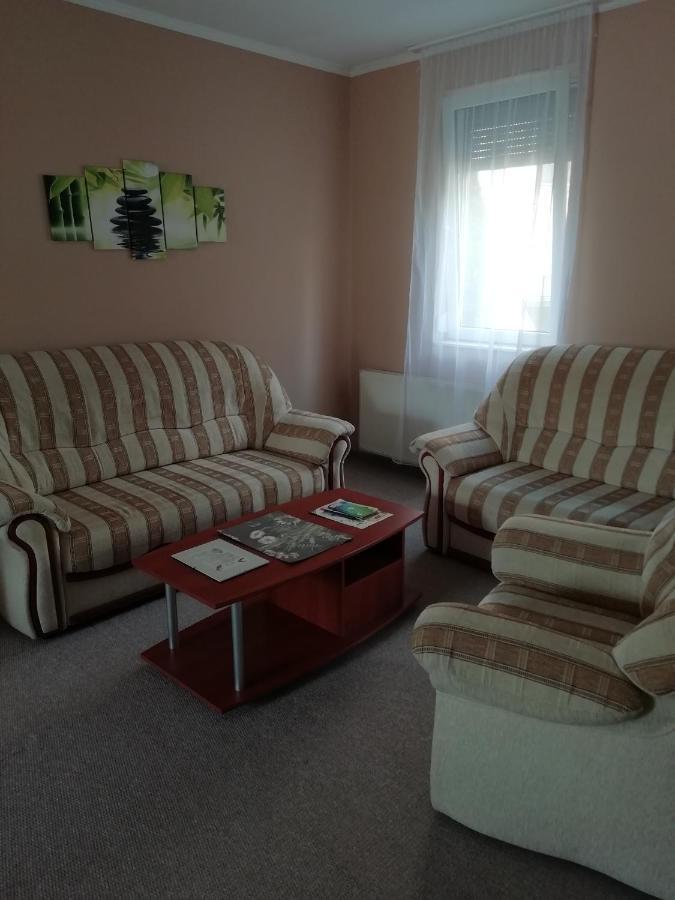 Rokus Apartman Szeged Exterior foto